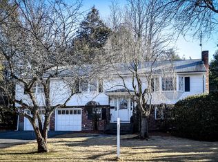 6 Vaillencourt Dr, Framingham, MA 01701