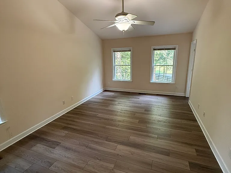 305 E Monacan Dr — Photo 7