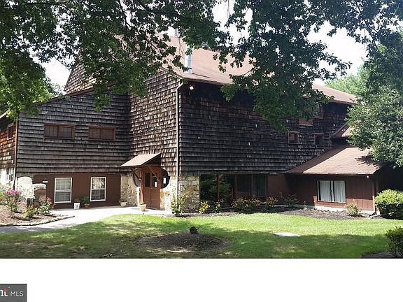 3rd image of 4700 Linden Knoll Dr APT 441