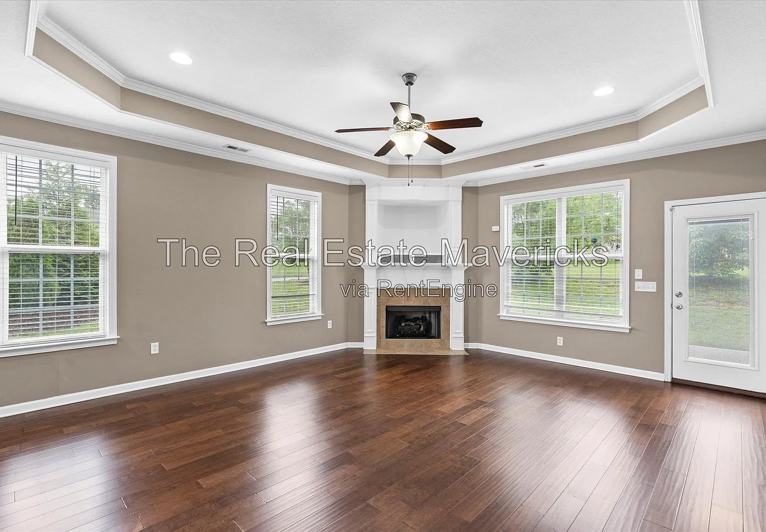 3 bed, 2.0 bath, 2140 sqft, $2,395 — Photo 3