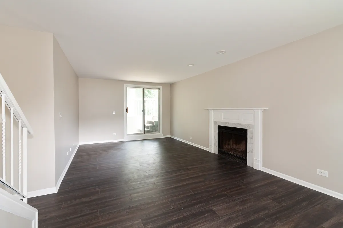 Building Photo - 2443 Red Bud Ct
