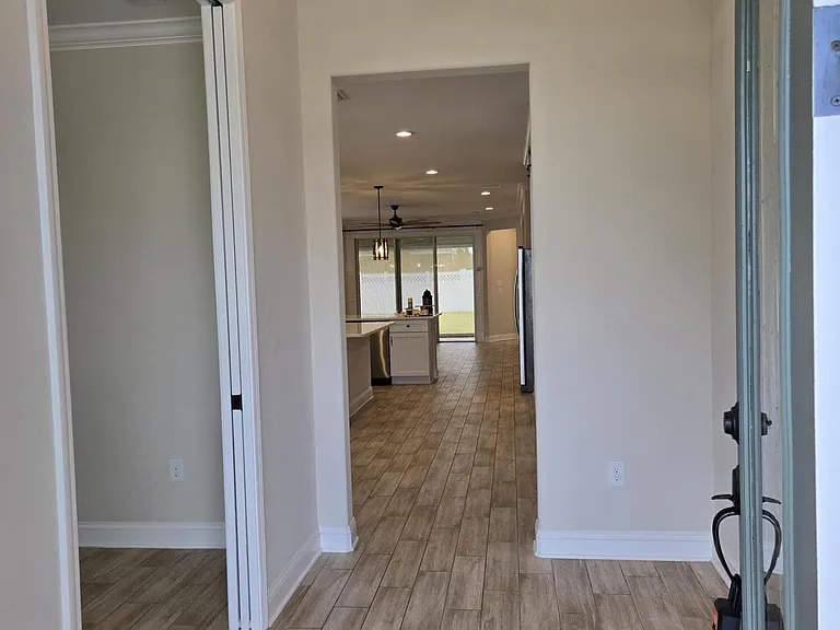 835 Silver Pine Dr — Photo 5