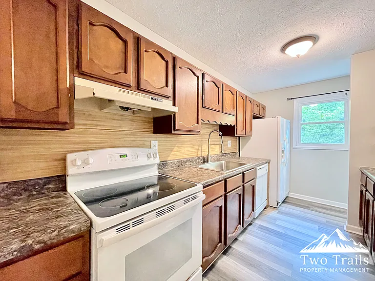 555 Finley Cove Rd — Photo 5