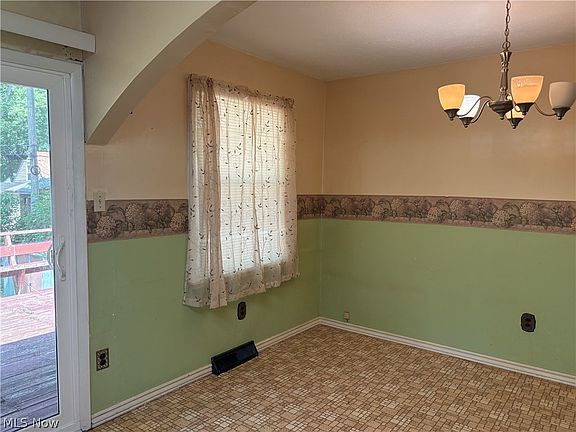 5th image of 1864 Clyde Rd