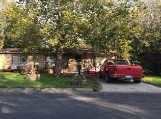 2223 Louise St, Seguin, TX 78155