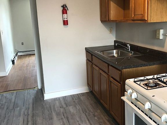 2nd image of 6 William St APT 2