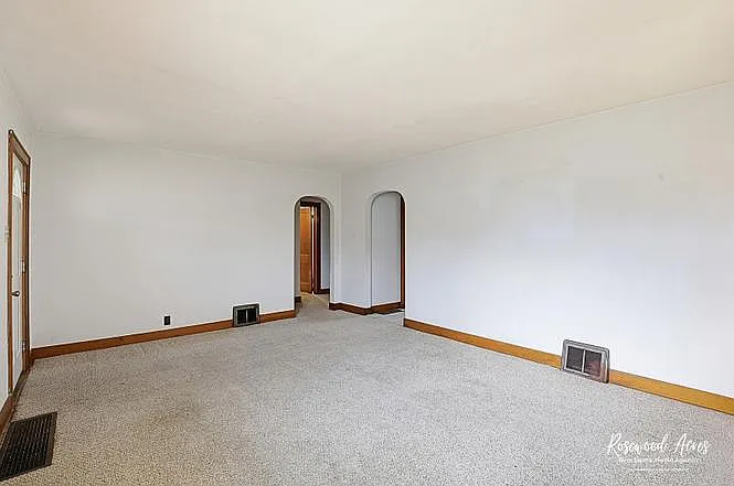 905 N Everett St — Photo 3