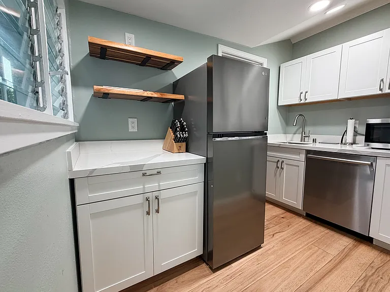 337 Kihapai St #C — Photo 2