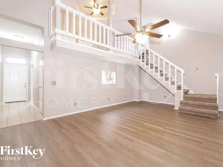 1008 Sennybridge Dr — Photo 4