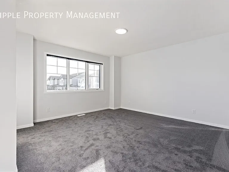 1055 Southwinds Grn SW — Photo 7