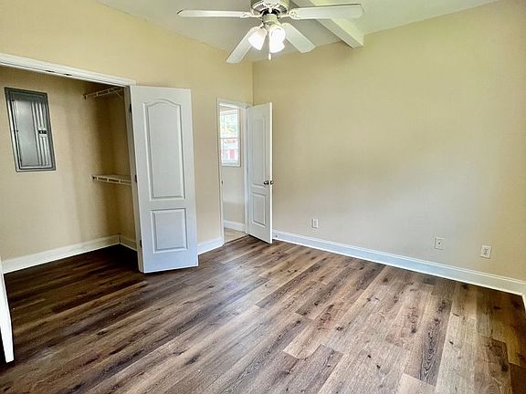 4th image of 160 Trail Creek St