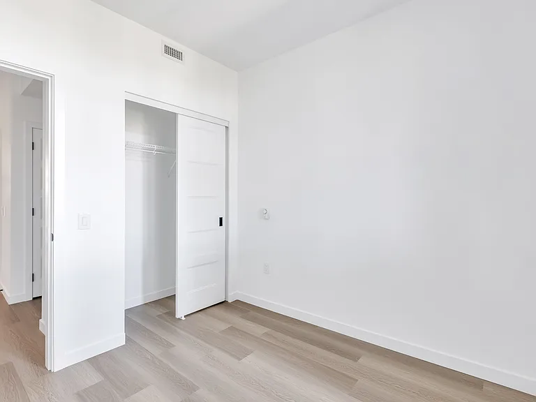 3455 Hastings St E — Photo 11
