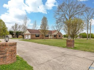 900 Section Line Rd, Albertville, AL 35950