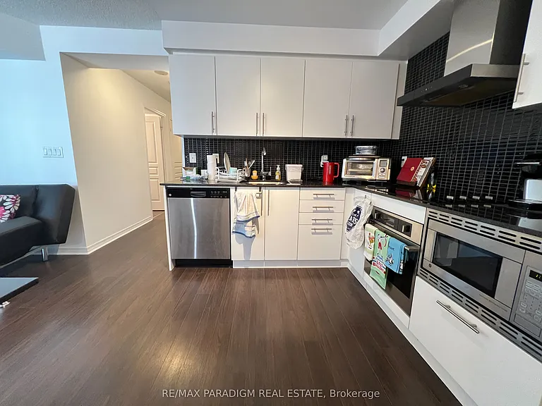 352 Front St W #701 — Photo 7