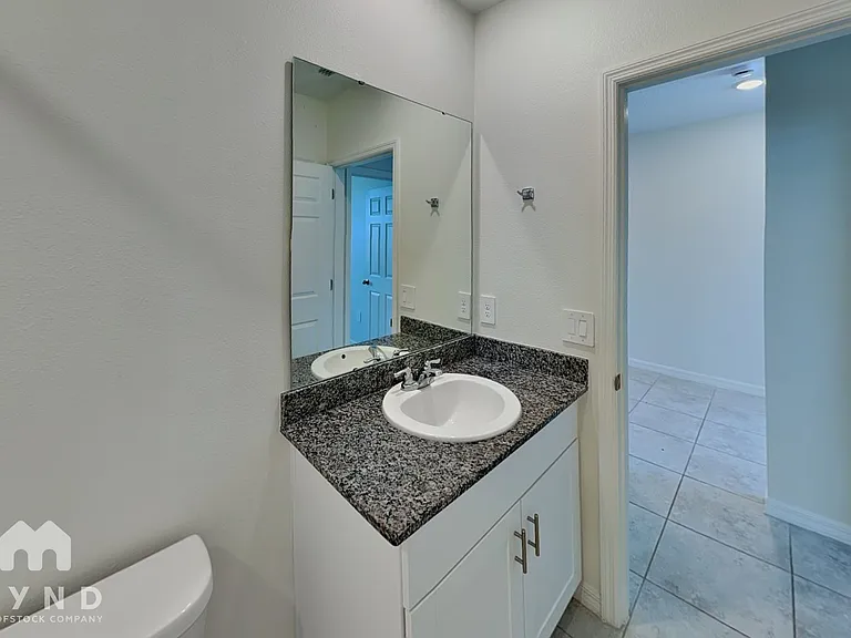 796 Griffon Ave — Photo 15