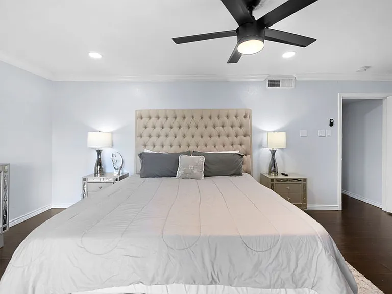 E Avenue J — Photo 12