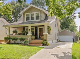 5 Harbord Dr, Bloomington, IL 61701