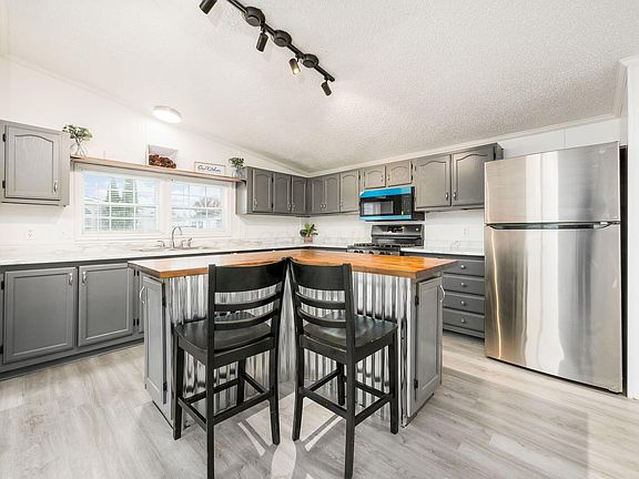 5th image of 2362 Whispering Brook Ln