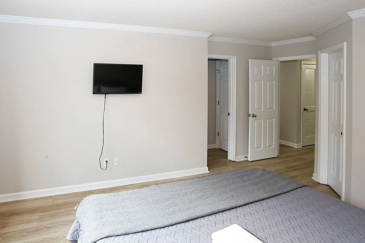 2 bed, 2.5 bath, 1680 sqft, $1,900 — Photo 4