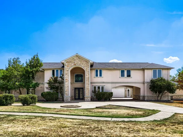2242 Mountain Lakes Dr, Cedar Hill, TX 75104