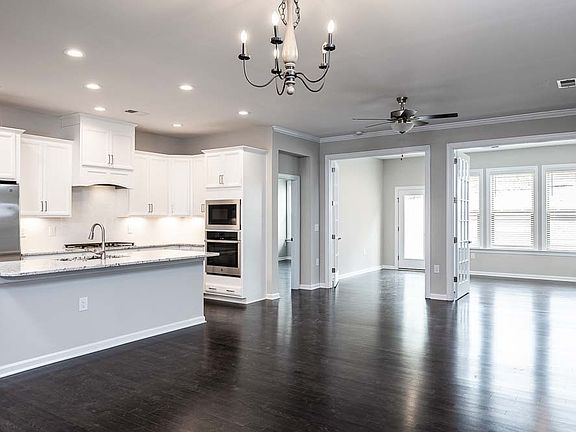2nd image of 1122 Morristown Cir