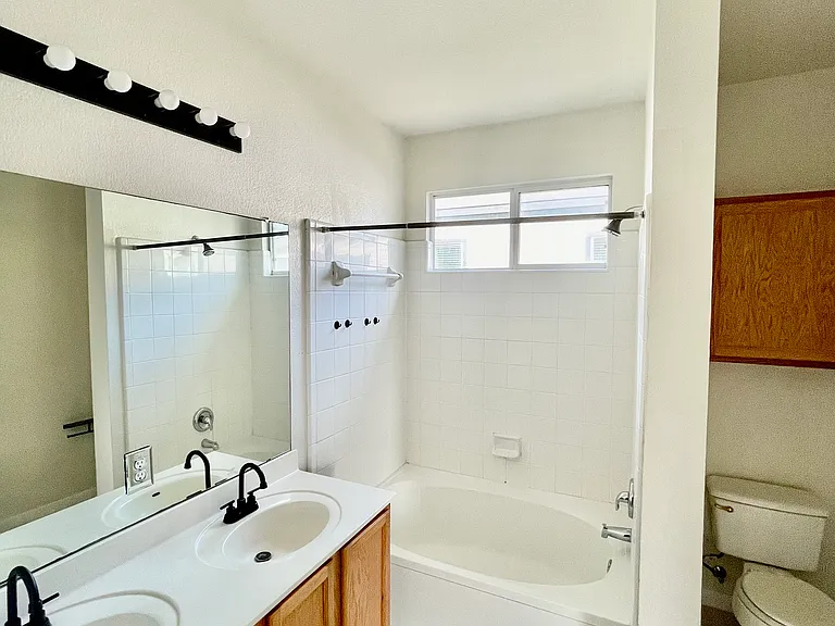 11808 Athens St — Photo 12