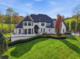 2001 Old Orchard Pl, Gibsonia, PA 15044