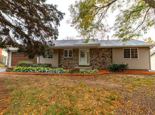 6817 Buckingham Rd, Woodbury, MN 55125