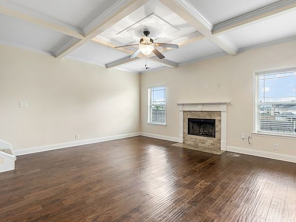 3rd image of 1072 Henry Place Blvd