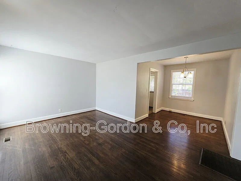 2 bed, 1.0 bath, 800 sqft, $1,350 — Photo 2