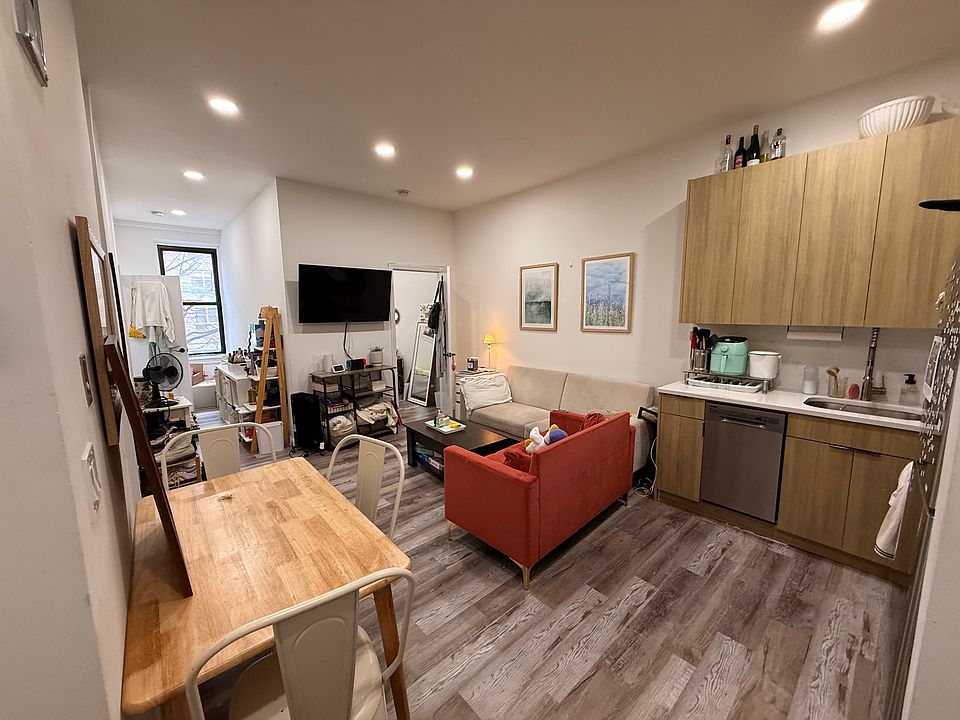 1st image of 1471 1st Ave APT 1A