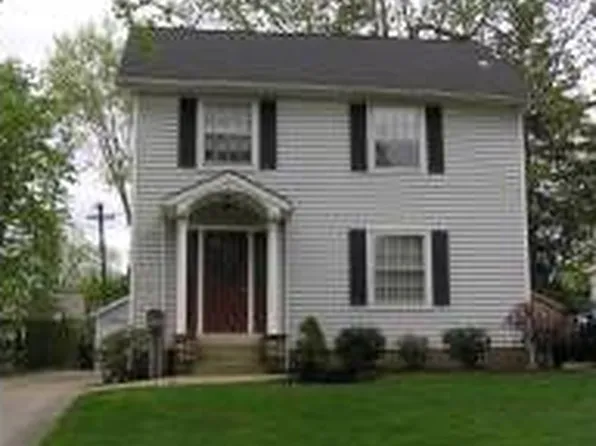 2344 Iota St, Cuyahoga Falls, OH 44223