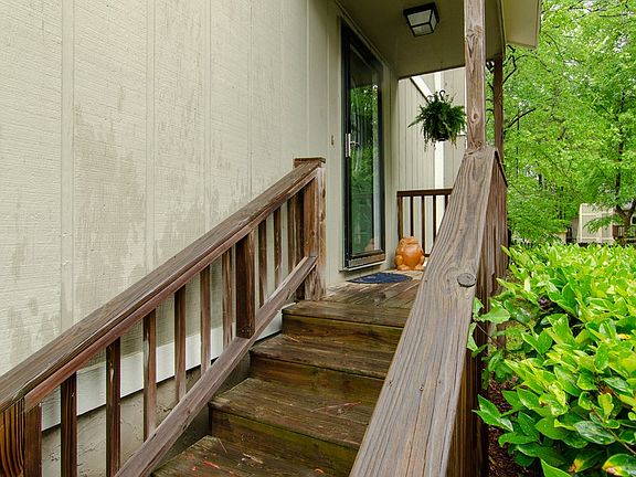 2nd image of 450 Forest Hills Dr