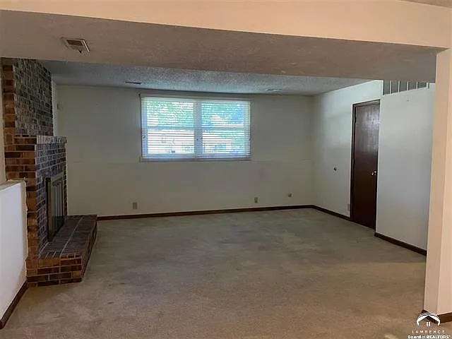 3202 W 22nd St — Photo 5