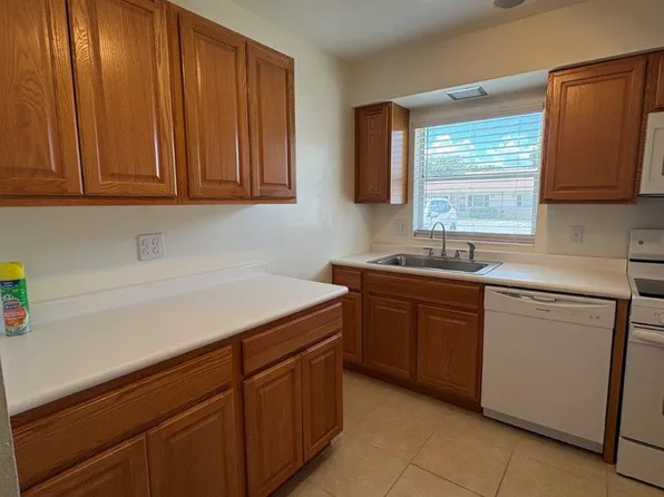 717 E Michigan Ave #1-C-1, Deland, FL 32724