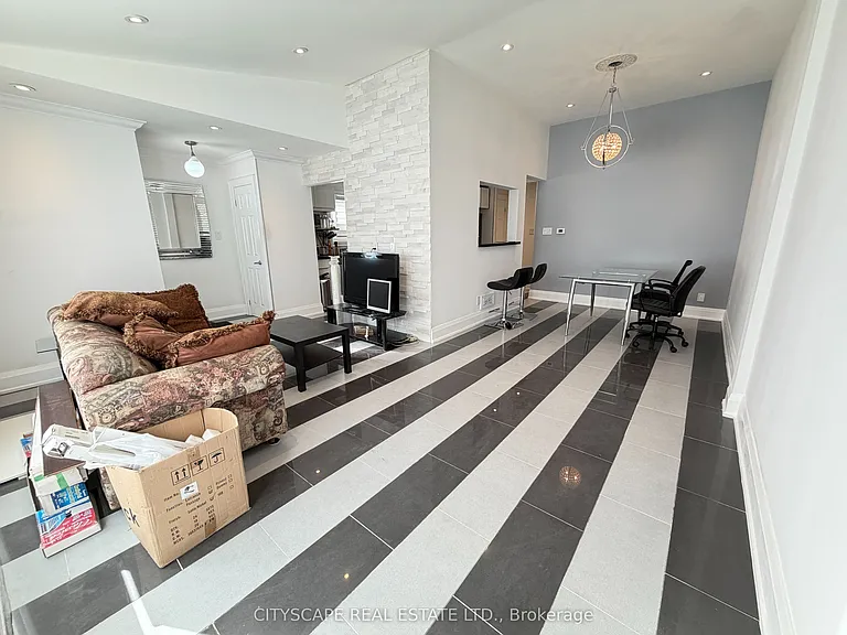 135 Bonham Blvd #UPPER — Photo 6