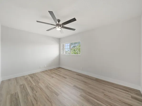 232 Eagleton Lake Boulevard, Palm Beach Gardens, FL 33418
