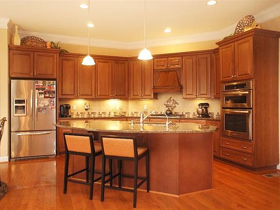 5th image of 7553 Overglen Dr