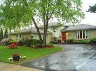 805 Bedford Ln, Libertyville, IL