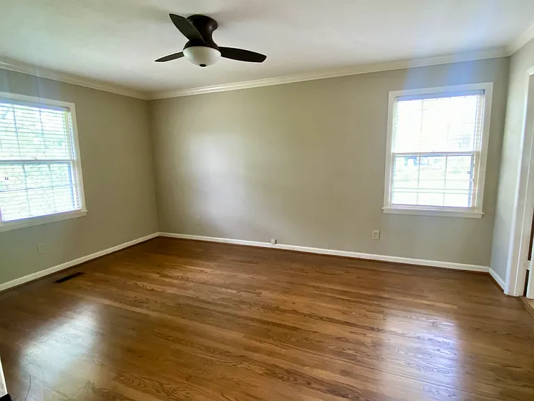 1414 E Olive Dr SE — Photo 10