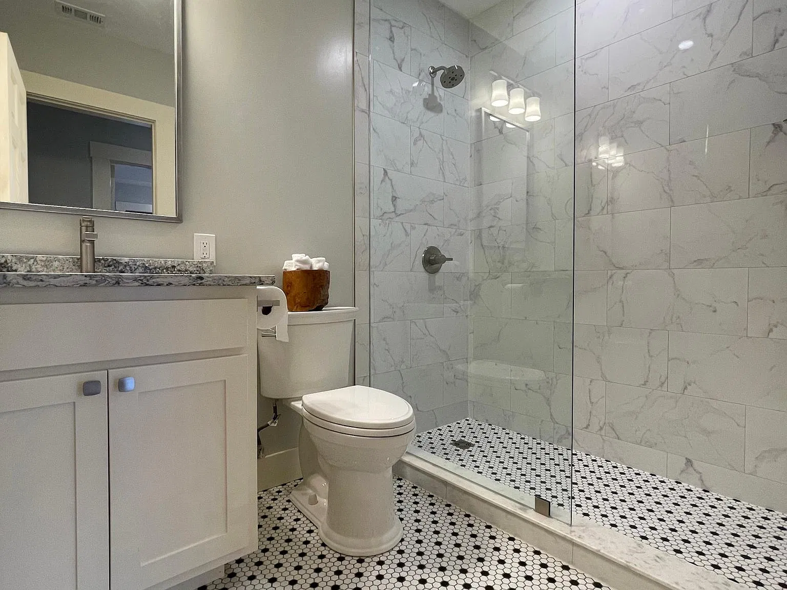 3 bed, 1367 sqft, $3,785 — Photo 3