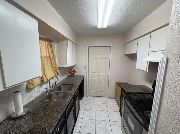 17230 Imperial Valley Dr APT 24, Houston, TX 77060