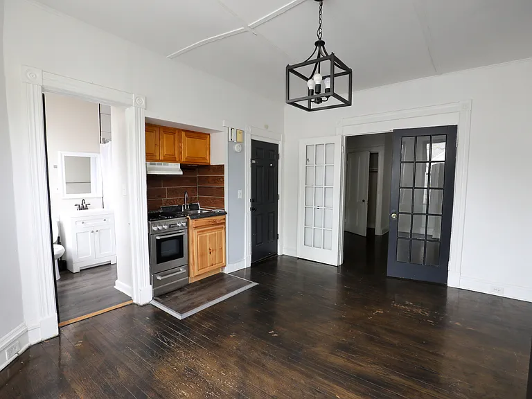 141 Saint James St #4B — Photo 5