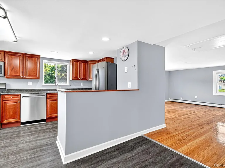 58 Samsondale Ave #A — Photo 10
