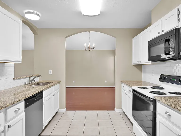 506 Paradise Ln — Photo 10