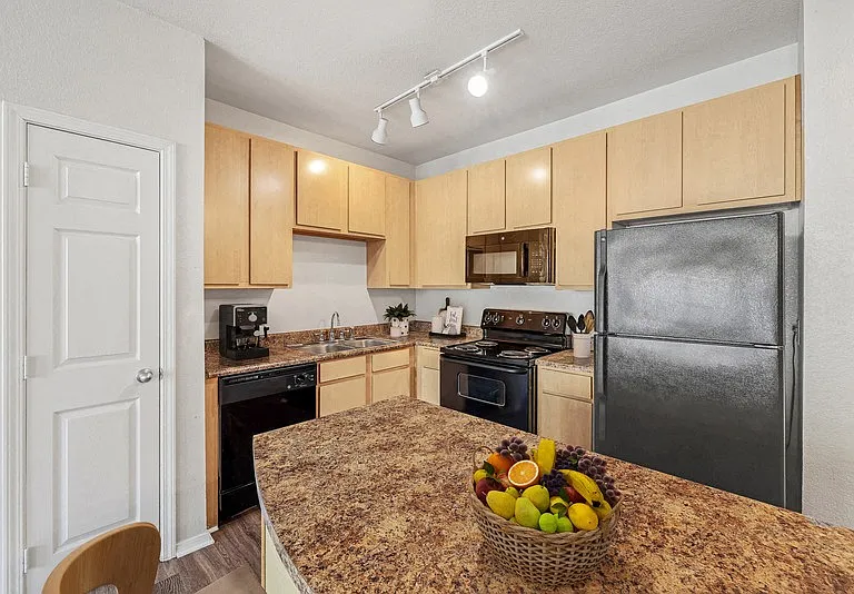 Hickory Point Apartments — Photo 14