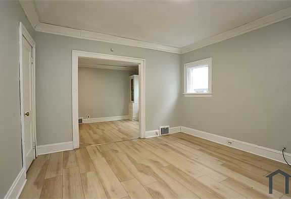 3rd image of 918 E 141st St APT 2