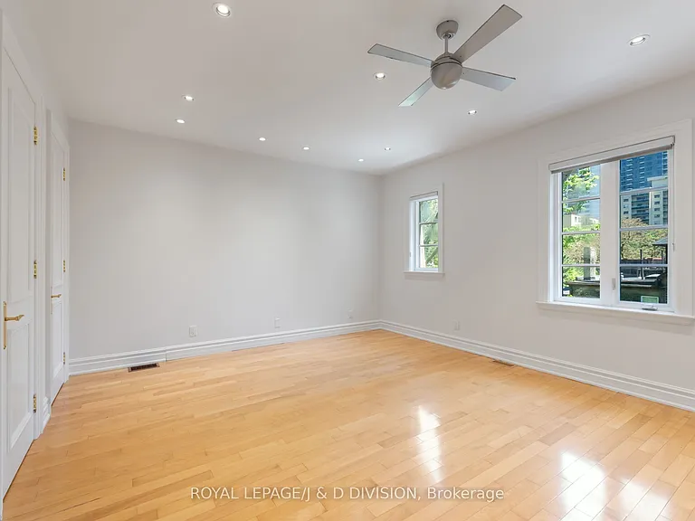 6 Huntley St — Photo 32