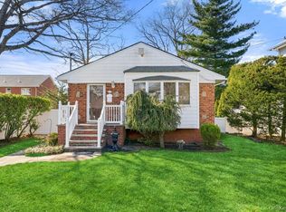 15 Woodlawn Avenue, Valley Stream, NY
