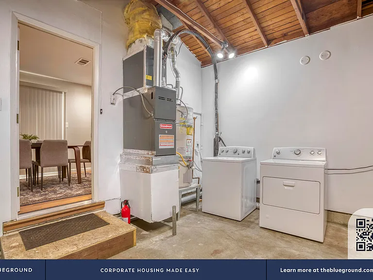 Washer/Dryer in Apartment